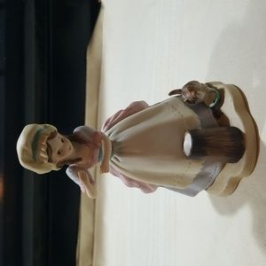 Porcelain Girl Mopping Figurine: CMPR7
